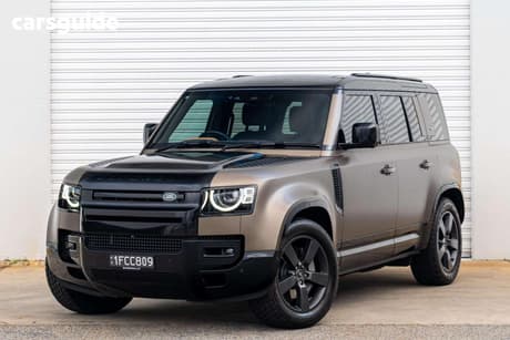 Bronze 2024 Land Rover Defender Wagon 110 D300 X-Dynamic Hse (220Kw)
