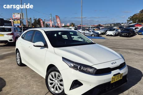 White 2024 Kia Cerato Hatchback S