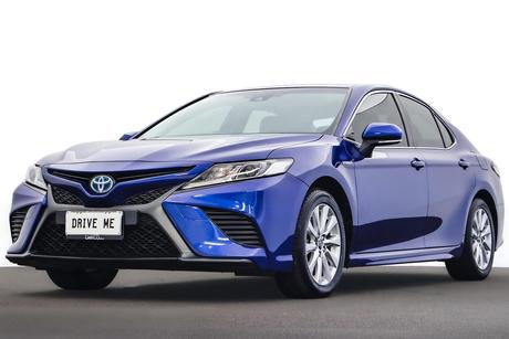 Blue 2018 Toyota Camry Sedan Ascent Sport (Hybrid)