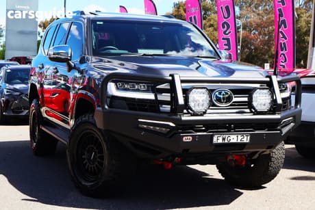 Grey 2025 Toyota Landcruiser Wagon Lc300 Sahara (4X4)