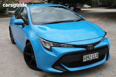 Blue 2018 Toyota Corolla Hatchback Ascent Sport