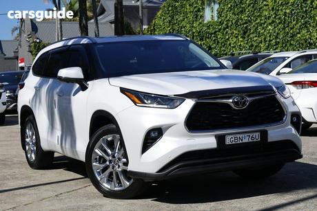 White 2023 Toyota Kluger Wagon Grande Awd