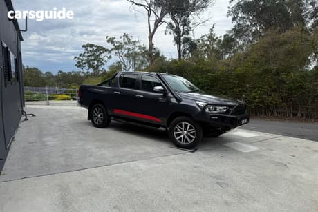 Grey 2016 Toyota Hilux Dual Cab Utility Sr5 (4X4)