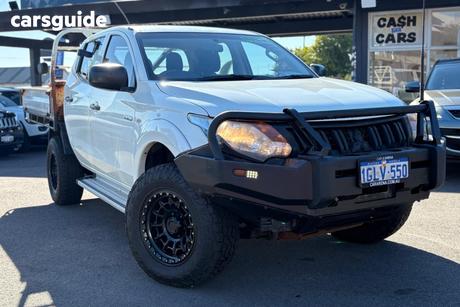 White 2017 Mitsubishi Triton Dual Cab Chassis Glx (4X4)