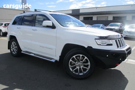 White 2014 Jeep Grand Cherokee Wagon Overland (4X4)