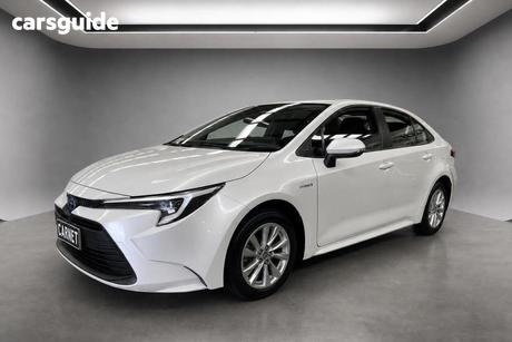 White 2024 Toyota Corolla Sedan Ascent Sport + Convenience Pk