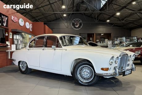 White 1969 Daimler Sovereign Sedan