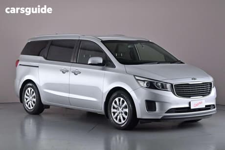 Silver 2017 Kia Carnival Wagon S