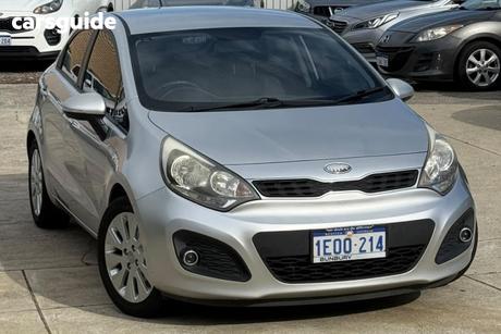 Silver 2013 Kia RIO Hatchback Si