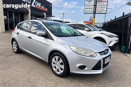 Silver 2011 Ford Focus Hatchback Ambiente