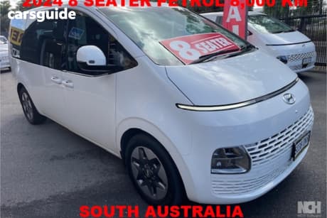 White 2024 Hyundai Staria Wagon