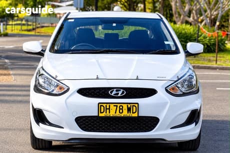 White 2018 Hyundai Accent Hatchback Sport