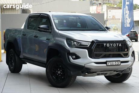 Silver 2023 Toyota Hilux Double Cab Pick Up Gr-Sport Two-Tone (4X4)