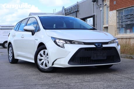 White 2019 Toyota Corolla SUV TOURING (HYBRID) ZWE211W