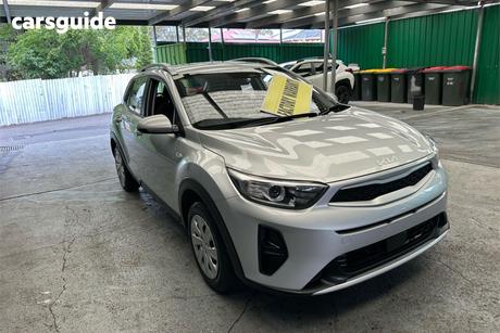 Silver 2024 Kia Stonic Wagon S