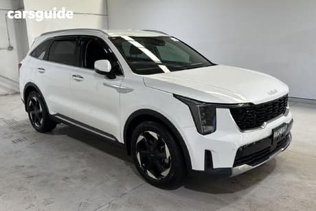 White 2025 Kia Sorento Wagon Sport+ 7 Seat