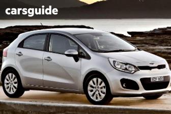 White 2011 Kia RIO Hatchback S