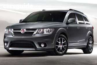 Red 2014 Fiat Freemont Wagon