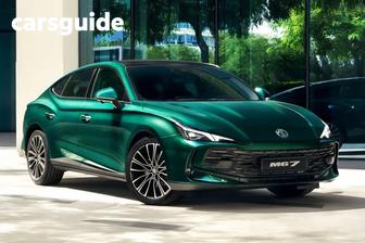 Green 2025 MG Mg7 Sedan Essence