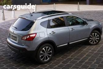 White 2013 Nissan Dualis Wagon +2 Ti-L (4X2)