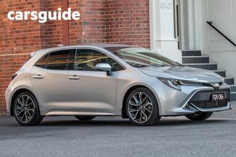 Silver 2019 Toyota Corolla Hatchback Zr
