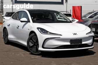 White 2025 MG Im5 Sedan Premium