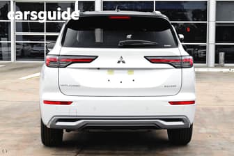 White 2025 Mitsubishi Outlander Wagon Exceed Tourer 5 Seat (Awd)