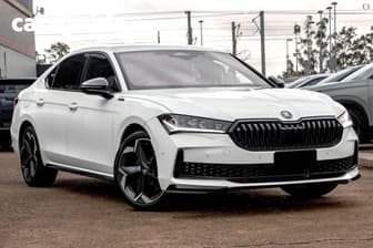 White 2025 Skoda Superb Sedan Sportline 206Tsi (4X4)