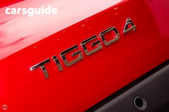 Red 2026 Chery Tiggo 4 Wagon Urban