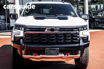 White 2025 Chevrolet Silverado Crew Cab Pickup 1500 Zr2