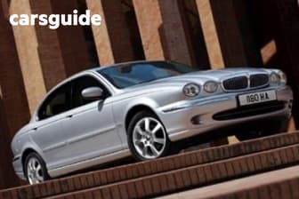 Gold 2006 Jaguar X-Type Sedan 2.1 V6 Le