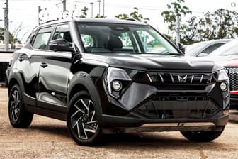 Black 2025 Mahindra Xuv 3Xo Wagon Ax7L