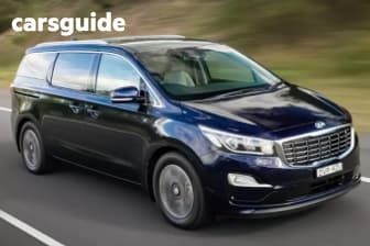 Silver 2018 Kia Carnival Wagon S