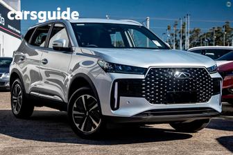 Silver 2026 Chery Tiggo 4 SUV HYBRID ULTIMATE F