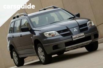 Silver 2004 Mitsubishi Outlander Wagon Ls