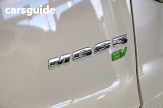 Beige 2025 MG MGS5 EV Wagon Essence 62