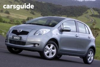 Silver 2006 Toyota Yaris Hatchback Yr