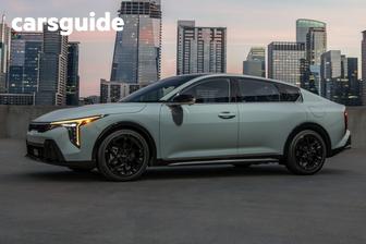 White 2025 Kia K4 Sedan S