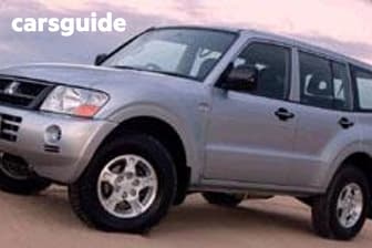 Silver 2004 Mitsubishi Pajero Wagon Glx Lwb (4X4)