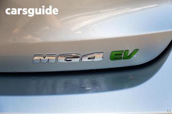 Green 2026 MG MG4 Hatchback Essence 64 150Kw