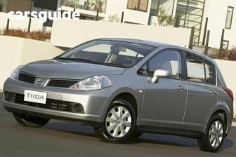 Gold 2009 Nissan Tiida Hatchback St