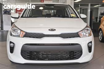White 2020 Kia RIO Hatchback S