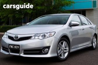 Red 2013 Toyota Camry Sedan Atara S