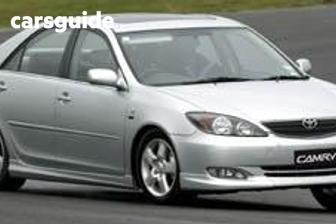 White 2004 Toyota Camry Sedan Sportivo