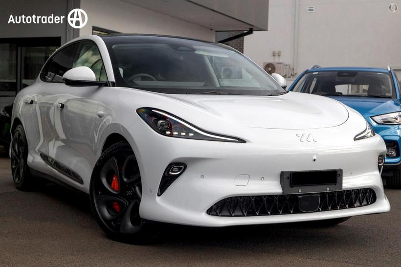 White 2025 MG Im6 Wagon Pereformance