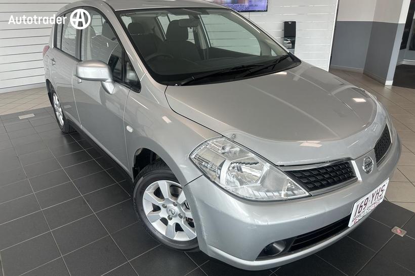 Silver 2007 Nissan Tiida Hatchback St-L