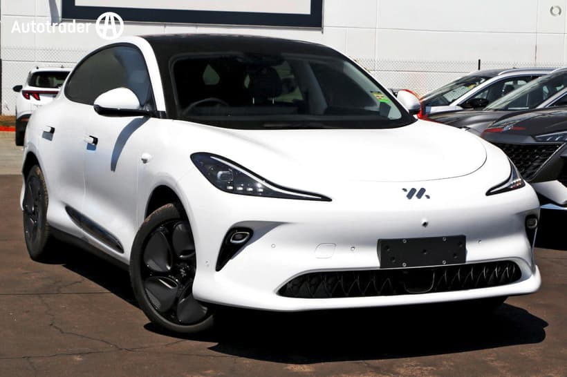 White 2025 MG Im6 Wagon Premium