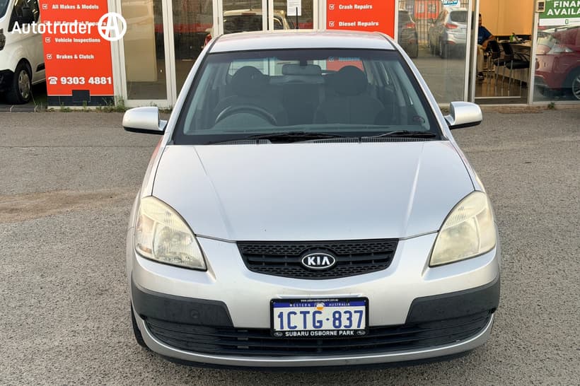 Silver 2007 Kia RIO Hatchback Lx