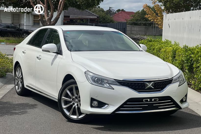 White 2013 Toyota Mark X Sedan GRX133