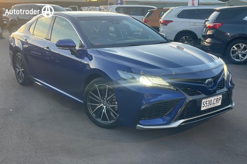 Blue 2022 Toyota Camry Sedan Sl Hybrid